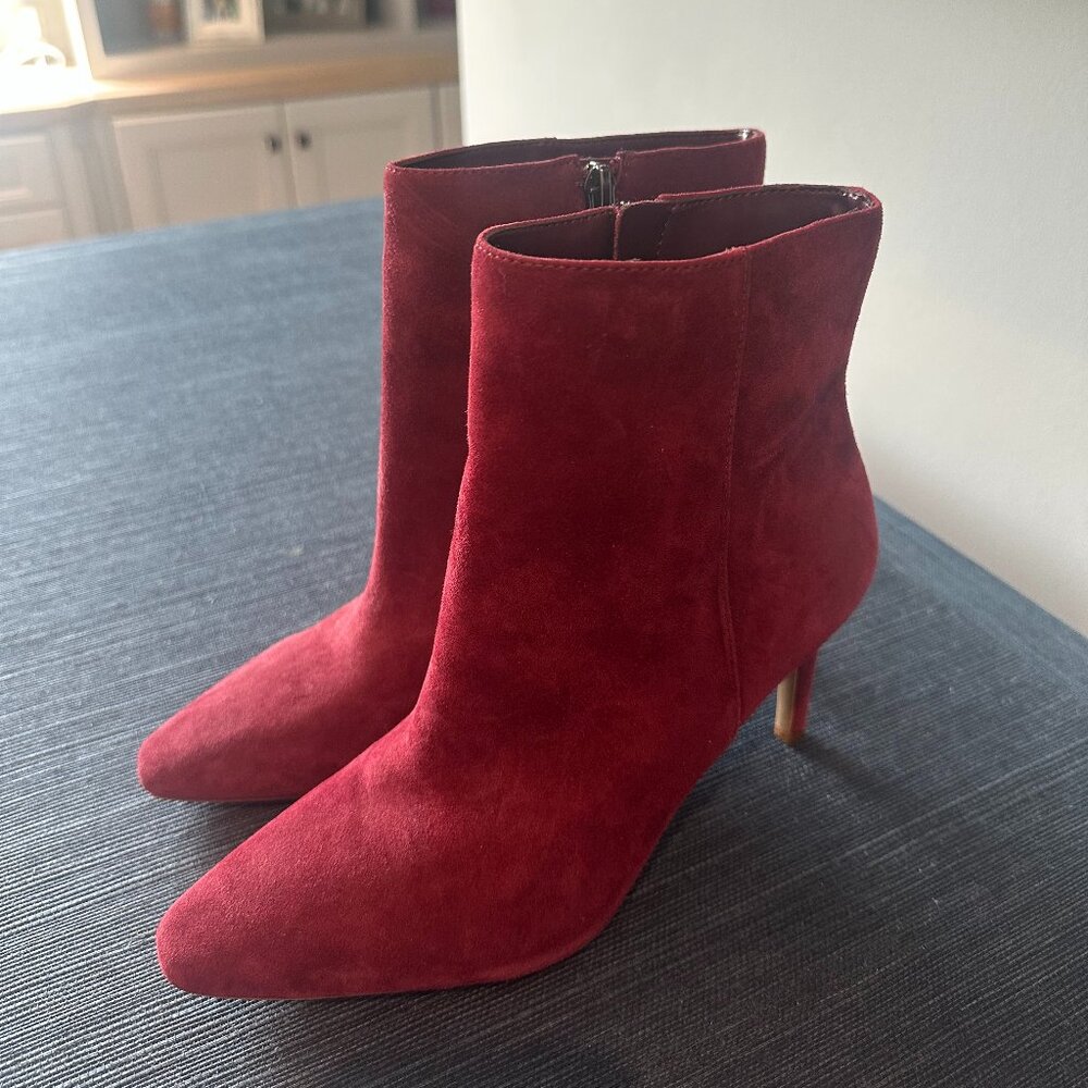 Vince Camuto Red/Maroon Booties (Size 7)